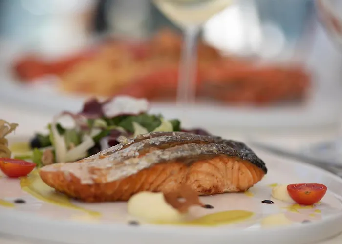 Fafa Sun - Adults Only Голем