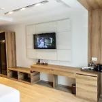 Fafa Sun - Adults Only Hotel Golem (Tirana)