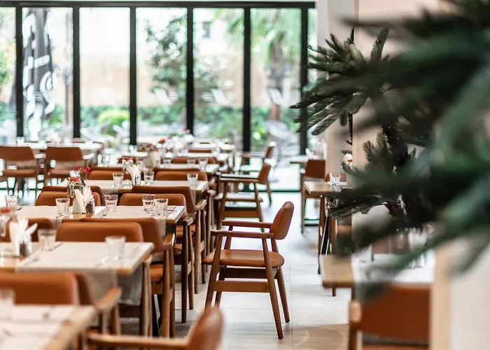 Fafa Sun - Adults Only Golem (Tirana)