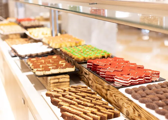 Fafa Sun - Adults Only Hotell Golem (Tirana)